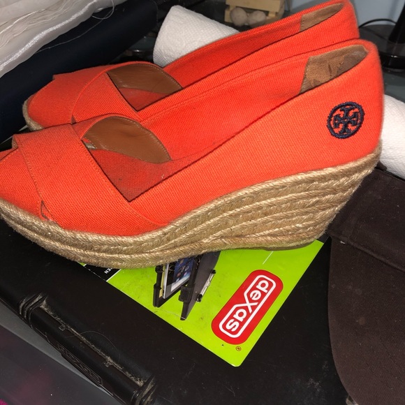 tory burch heels - Picture 2 of 4